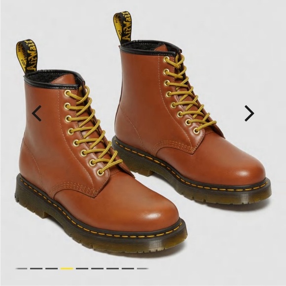 NEW Dr. Martens 1460 Waterproof Fleece Lined Lace-Up Boots Women’s 10, Men’s 9 - Picture 1 of 16